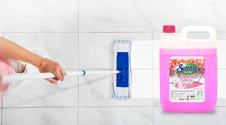 Đánh Bay Bụi Bẩn – Giữ Mãi Hương Lily Thanh Khiết Với Nước Lau Sàn Senny